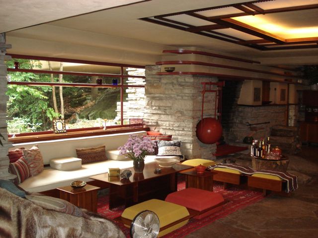 Fallingwater-sitting-area